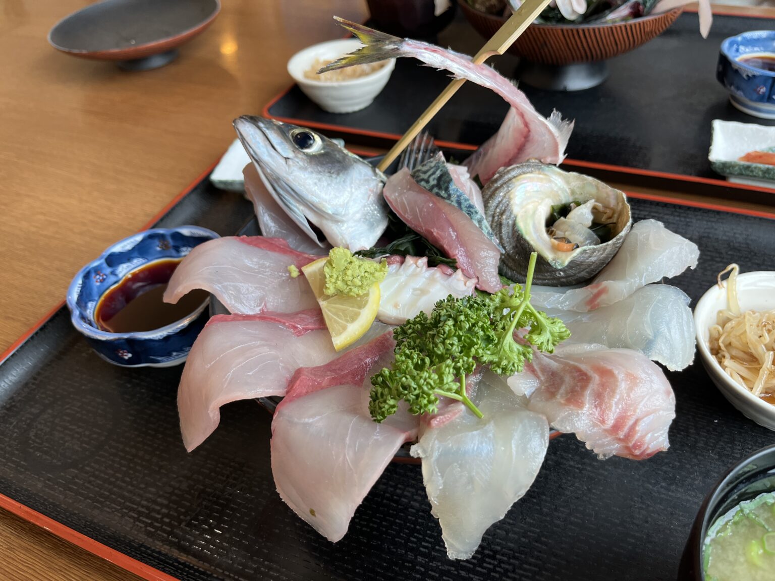 【大分】あまべの郷 『関サバ関アジ館』で海を眺めながら海鮮丼をいただく! | はたこ旅